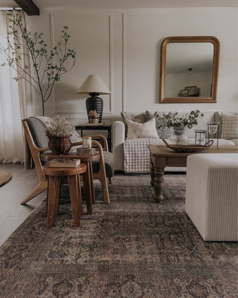 Vintage Living Room Design, Moody Living Room, Grey Couch Living Room, Vintage Living Room, Decor Home Living Room, Living Room Inspo, New Living Room, Living Room Grey, A Living Room