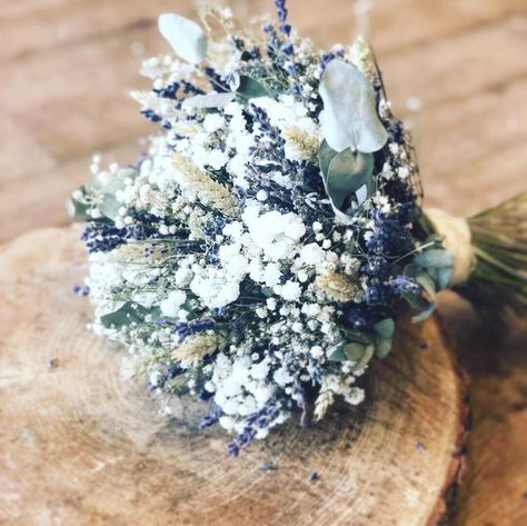 Wedding Lavender Bouquet, Lavender And Babysbreath, Dried Wedding Bouquet Ideas, Wedding Bouquet Lavender, Bridal Bouquet Lavender, Dried Lavender Bouquet, Blue Dried Flowers, Dried Flower Bouquet Wedding, Thistle Bouquet