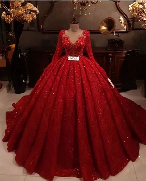 Pin de Jackie en Dream 15 en 2022 | Vestidos de vx años, Vestidos de xv rojos, Vestidos rojos de quinceañera Red Quince Dress, Charro Quince, Red Wedding Gowns, Red Ball Gowns, Quinceanera Dresses Red, Quinceanera Themes Dresses, Baju Kahwin, Dresses Lavender, Quinceanera Dresses Gold