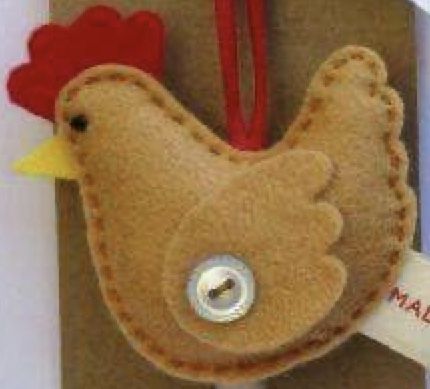 Diy Felt Chicken Ornaments, Diy Felt Chicken, Chicken Felt Pattern, Chicken Felt Ornament, Felt Chicken Ornament, Chicken Ornaments Diy, Felt Chicken Pattern, Free Felt Ornament Patterns, Felt Chickens