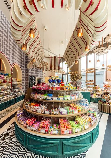 Chocolate Store Design, Candy Store Design, Supermarket Design Interior, Gift Shop Interiors, Chocolate Stores, Bakery Design Interior, Supermarket Design, Interior Design Company, Chocolate Shop