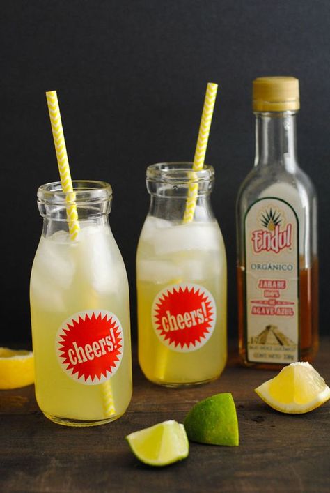 Agave Lime Lemonade - a simple & delicous drink | Foxes Love Lemons for cupcakesandkalechips.com | #vegan #glutenfree #beverage #limeade Flavored Lemonade, Lime Lemonade, Homemade Lemonade Recipes, Make Lemonade, Lemonade Recipe, Lemon Cupcakes, Homemade Lemonade, Kale Chips, Lemonade Recipes