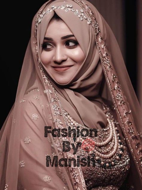 Hijabi wedding dress 2023 Hijab On Lehenga, Bridal Look With Hijab, Marrage Dress, Hijabi Bride Pakistani, Wedding Dresses With Hijab, Arabic Wedding Dress, Hijab Jewelry, Hijabi Wedding Dress, Bridge Images