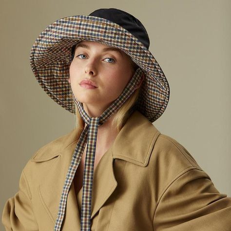 Rain Hat Pattern, Rain Weather Outfits, Bucket Hats For Women, Rain Hats, British Hats, Waterproof Hat, French Hat, Classy Hats, Art Outfit