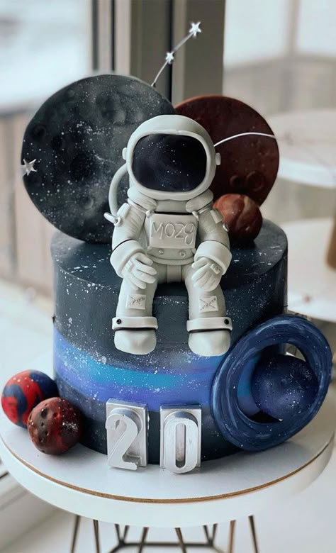 50. Awesome Space 20th birthday cake For birthdays, dinner parties, and celebrations of all kinds, wow you friend & family with this jaw-droppingly cake.... Decorating Cake Ideas, Unique Cake Designs, 20th Birthday Cake, Astronaut Cake, Rocket Cake, Planet Cake, 20 Birthday Cake, Galaxy Cake, Astronaut Birthday