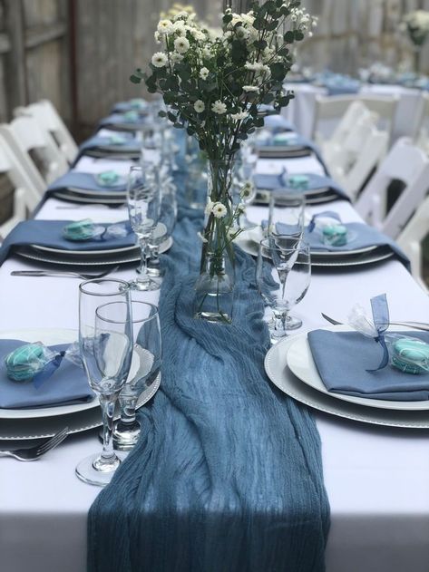 Cheese Cloth Napkins, Blue Table Settings, Blue Wedding Decorations, Tafel Decor, Blue Themed Wedding, Dinner Table Decor, Table Runners Wedding, Dusty Blue Weddings, Wedding Theme Colors