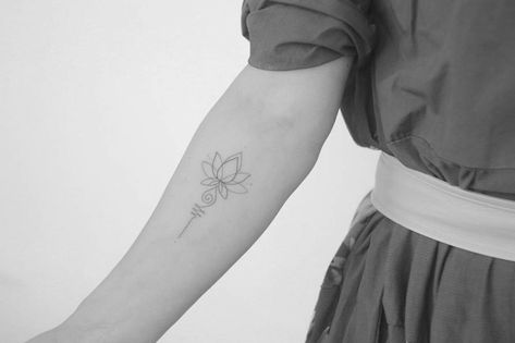 Lotus Unalome Tattoo, Lotus Unalome, Partner Tattoos, Thistle Tattoo, Lotus Tattoo Design, Unalome Tattoo, Inner Forearm, Flower Tattoo Arm, Forearm Tattoo Women