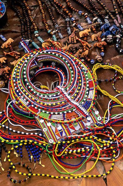 Pinterest • The world's catalog of ideas Samburu Woman, Masai Beadwork, Masai Tribe, Masai Jewelry, African Necklaces, Masai Mara National Reserve, Native Crafts, African Accessories, African Necklace