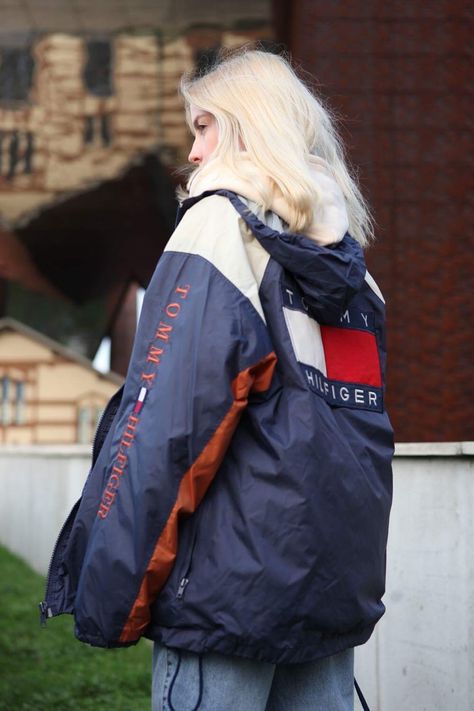 Tommy Hilfiger Outfits Women, Tommy Hilfiger Outfits, Hilfiger Outfits, Rain Jacket Women, Women Jackets, Jackets Women, Running Man, Outfits Women, Windbreaker Jacket