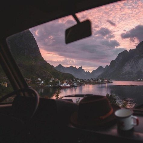 Road Trip Photography, Trip Aesthetic, Road Pictures, Arizona Road Trip, Road Trip Car, Road Trip Europe, Cross Country Road Trip, Camera Photos, Camping Tents