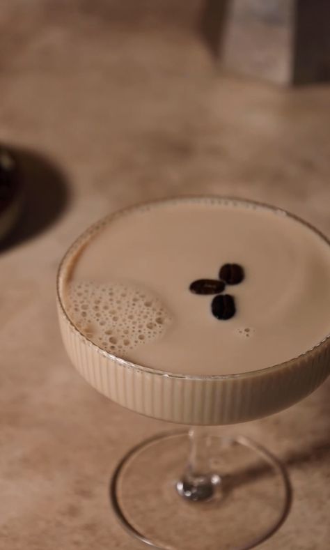 Creamy Espresso Martini Recipe, White Chocolate Espresso Martini, Classic Espresso Martini, Sweet Espresso Martini, Bulk Espresso Martini, Flavored Espresso Martini, White Chocolate Martini, Matcha White Chocolate, White Chocolate Liqueur