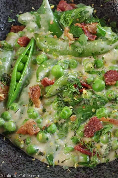 This Creamy Sugar Snap Peas Recipe with Bacon is an excellent side dish with added fresh herbs and lemon mixed with the bright peas pods and bacon. Pork Wellington Recipe, Sugar Snap Peas Recipe, Pork Wellington, Sugar Snap Pea Recipe, Baked Corned Beef, Snap Peas Recipe, Recipe With Bacon, Wellington Recipe, Peas Recipe