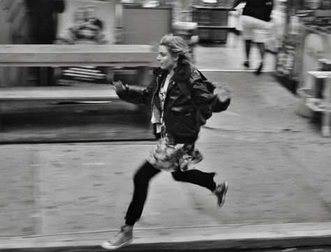 Frances Ha Francis Ha, David Bowie Modern Love, Jiro Dreams Of Sushi, Jennifer Jason Leigh, Noah Baumbach, Short Attention Span, Greta Gerwig, Buster Keaton, Romantic Love Stories