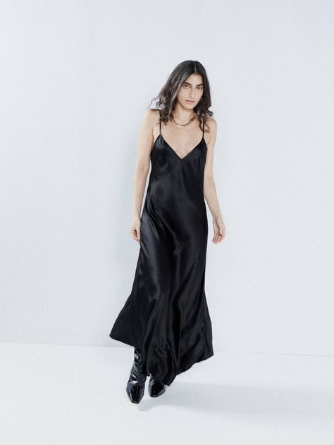 8 French-Girl Dress Trends to Try This Winter | Who What Wear UK Spring Dress Trends, Summer Dress Trends, Black Slip Dress, Top Design Fashion, Satin Slip, Satin Slip Dress, Black Slip Ons, Tea Dress, Trending Dresses