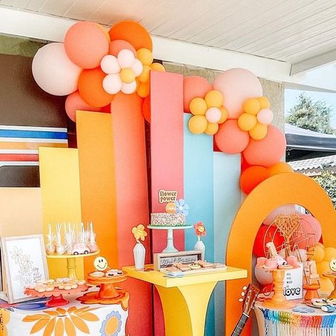 70s Birthday Party Ideas Decorations, 70s Birthday Party, 70s Birthday Party Ideas, 70s Birthday, 1970s Party, Orange Birthday, School Celebration, Birthday Party Ideas, Themed Party