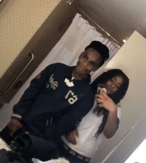 Ynw Melly Girlfriend, Ynw Melly And His Girlfriend, Ymw Melly, Lowkey Rapper, Ynw Melly, With Girlfriend, Dark Skin Men, Quick Braided Hairstyles, Cute Rappers