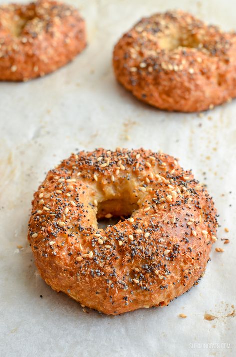 Oat Bagels | Slimming Recipes Oat Bagels, Fancy Pizza, Pizza Toast, Gourmet Pasta, Oat Bread, Proper Tasty, Bread Alternatives, Speed Foods, Light Snacks