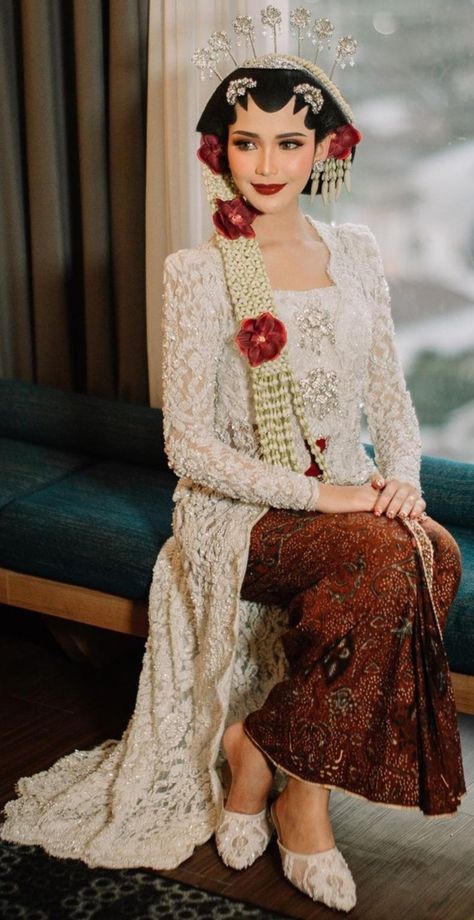 Nikah Adat Jawa, Jawa Wedding, Wedding Jawa, Dress Nikah, Dres Batik, Batik Model, Hanbok Wedding, Dress Brokat Modern, Javanese Wedding