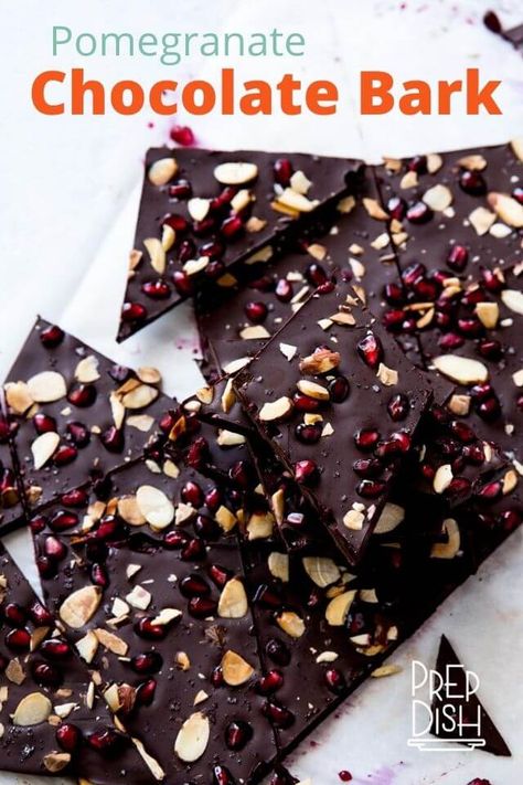 Pomegranate Dark Chocolate Bark Recipe with Almonds & Sea Salt Dark Chocolate Pomegranate, Pomegranate Chocolate, Chocolate Pomegranate, Holiday Bark, Melt Chocolate In Microwave, Persimmon Recipes, Dark Chocolate Bark, Chocolate Bark Recipe, Paleo Recipes Dessert