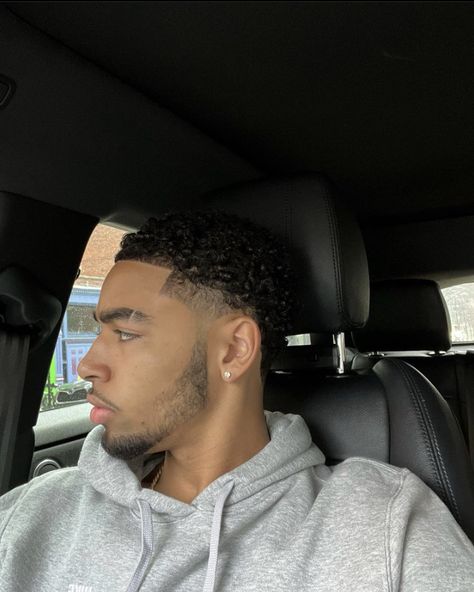 Light Skin Men Haircuts, Light Skin Haircut, Buzz Cut For Curly Hair Men, Buzz Cut Black Man, Curly Buzz Cut, A3 Hair, Beard Shape, Low Haircuts, Taper Fade Short Hair