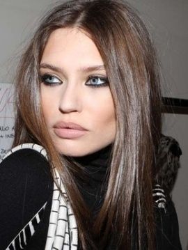 bianca balti Hair Colors For Blue Eyes, Color Castaño, Blue Eyes Pop, Brown Hair Blue Eyes, Bianca Balti, Makijaż Smokey Eye, Brown Blonde Hair, Light Brown Hair, Brown Hair Colors