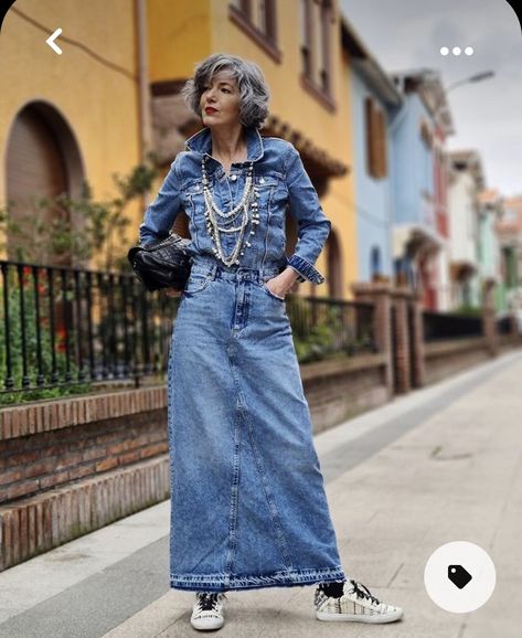 Carmen Gimeno, Eco Friendly Dress, Look Jean, Denim Skirt Outfits, Sustainable Clothing Brands, Organic Cotton Dress, Stylish Work Attire, Skirt Trends, Denim Skirt Women