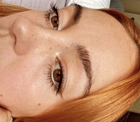 #redhead #redhair #ginger #copper #hazeleyes #goldeyes #freckles #details #beautyspot #eyes #hairgoal #mascara #browneyeliner #brownwings Ginger Hair Hazel Eyes, Ginger Brown Eyes, Ginger Eyebrows, Black Eyebrows, Brown Mascara, Natural Redhead, Brown Eyeliner, Beauty Spot, Gold Eyes