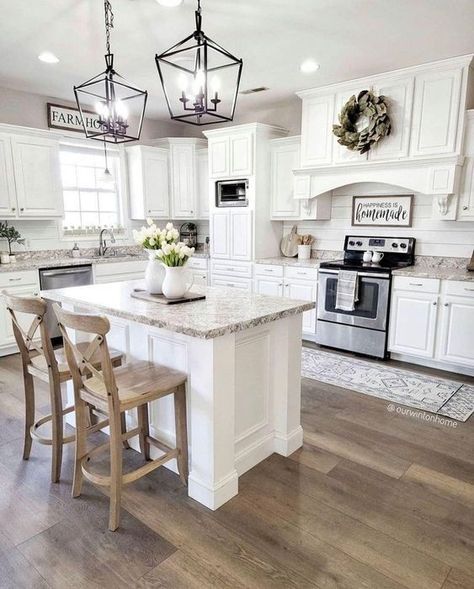 Kitchen With Island Minimalist, Quartz Countertops Farmhouse Kitchen, Country Sheek Kitchen Ideas, White Kitchen With White Cabinets, Kitchen Modern Farmhouse Ideas, Dream Kitchen Decor, White Kitchen Cabinets Decorating Ideas, Cottage Kitchen Island Ideas, Modern Farmhouse Kitchens White Cabinets