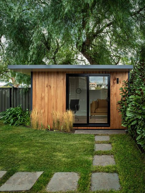 Granny Flat, Garden Studio & Home Extension Gallery (PHOTOS) Small Garden With Shed, Small Garden Office, Garden Office Shed, Small Garden Shed, Building A Storage Shed, Home Extension, Garden Home Office, Granny Flats, Studio Shed