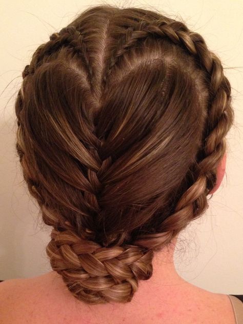 Long Dutch Braids, Hairstyles For Red Carpet, Swept Hairstyles, Two Dutch Braids, Hair Styles Ideas, Middle Hair, 2 Braids, Side Swept Hairstyles, Dutch Braids