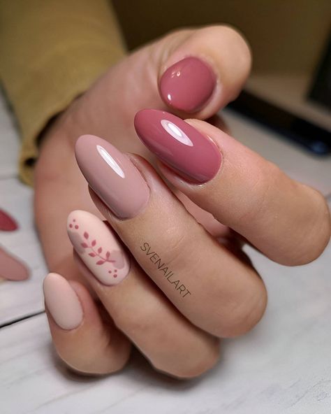 Oval Nails Designs Autumn, Autumn Gel Nails Short Square, Pink Nails Autumn, Summer To Autumn Nails, Nail For Autumn, Autumn Nails Square Short, Summer Autumn Nails, Pink Shellac Nails Designs, Autumn Nails Pink