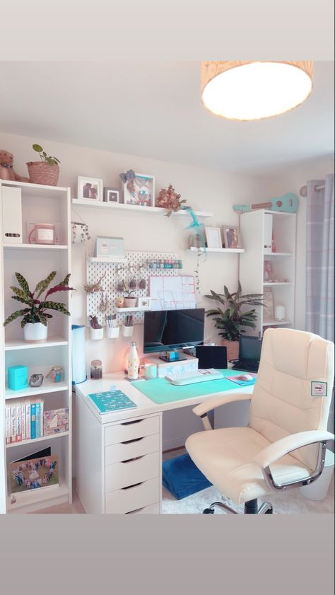 Tiffany Blue Office Decor, Light Blue Office Ideas, Tiffany Blue Office, Teal Blue Bedroom, Tiffany Blue Rooms, Aqua Office, Blue Office Decor, Home Office Pink, Turquoise Office