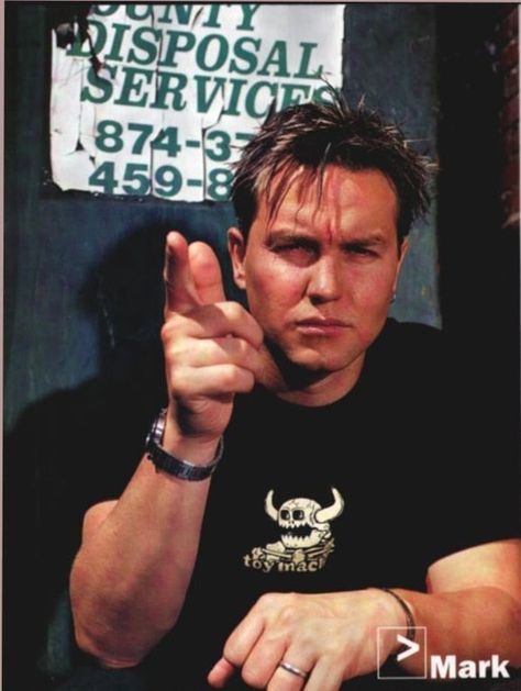 Hottie 😩💙 Mark Hoppus, Tom Delonge, Hot Band, Blink 182, Cool Bands, Bulgaria, Something To Do, Feelings, Band