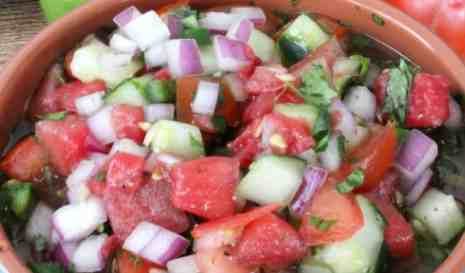 Watermelon Salsa Recipe! Watermelon Salsa Recipe, Persian Salad, Persian Dishes, Shirazi Salad, Watermelon Salsa, Slow Cooker Times, Refreshing Salad, Bbq Meat, Cucumber Tomato