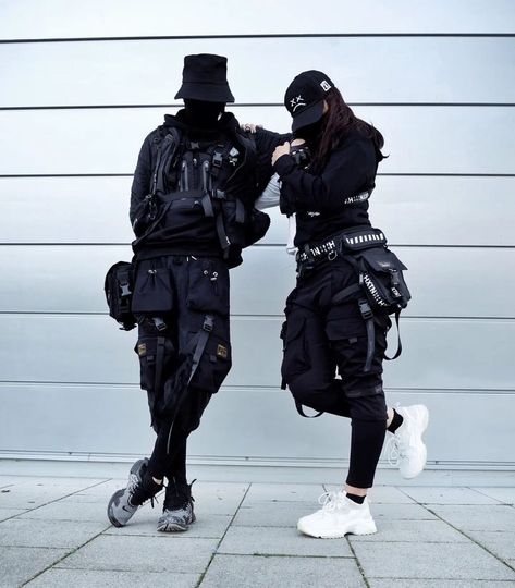 I/AM/NOCTURNAL on Instagram: “⚡By @crypt.xnite x @cptr.exe . . 🏴 Follow #IAMNOCTURNAL for daily content! @youarenocturnal @youarenocturnal @youarenocturnal . .…” Tech Ware Outfits, Tech Ware Fashion, Techwear Couple, Tech Ware, Techwear Men, Techwear Cyberpunk, Streetwear Cyberpunk, Techwear Streetwear, Tech Clothing