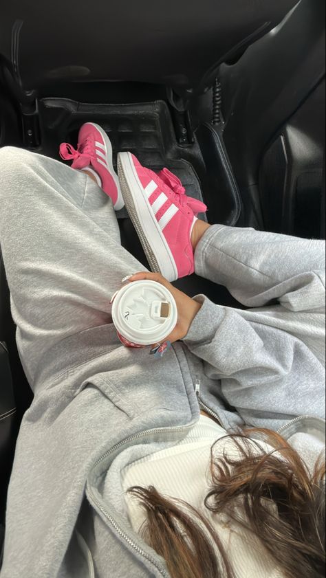 Pink Adidas Campus 00s Outfit, Pink Adidas Campus Outfit, Pink Campus 00s Outfit, Outfits With Pink Shoes, Adidas Campus 00s Pink, Adidas Campus 00s Outfit, Ootd Campus, Campus 00s Outfit, Outfit Ete