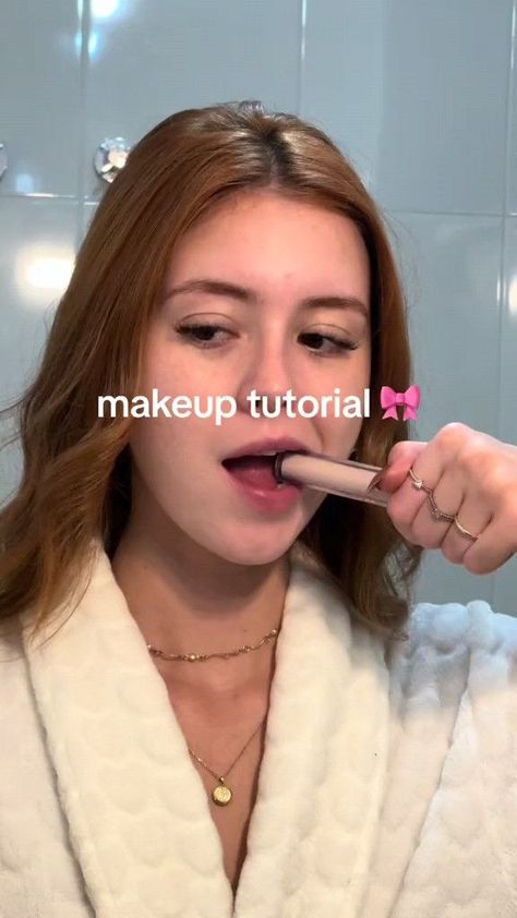 Makeup tutorial Natural School Makeup, Beginner Makeup Kit, Winged Eyeliner Makeup, Beauty And Makeup, Makeup Tut, School Makeup, Full Face Makeup, Elegant Makeup, Makeup Looks Tutorial