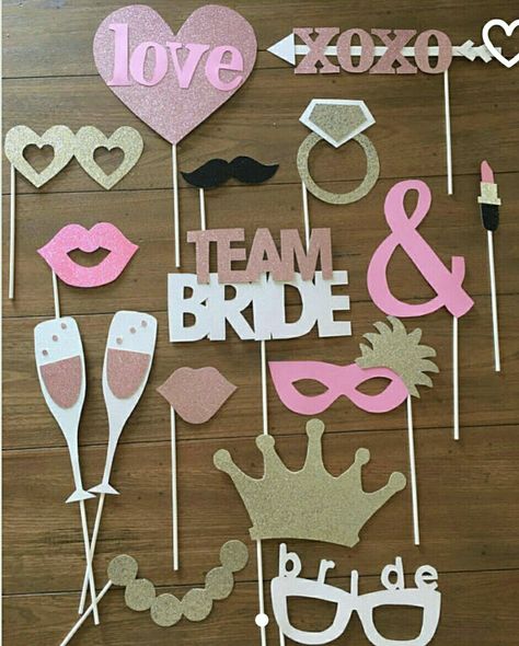 Bridal Shower Photo Booth Props, Bridal Shower Props, Bridal Shower Photo Booth, Diy Fotokabine, Diy Tea Party, Bridal Shower Photo Prop, Kate Spade Bridal, Bridal Shower Decorations Diy, Wedding Photo Booth Props