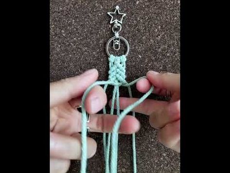 Macrame Key Ring Tutorials, Key Ring Macrame, Macrame Keyring Tutorial Easy, How Make Keychains, Macrame Key Rings How To Make, Macrame Key Ring Diy, Simple Macrame Keychain Tutorial, Macrame Key Ring Tutorial, Macrema Key Chains Diy Tutorial