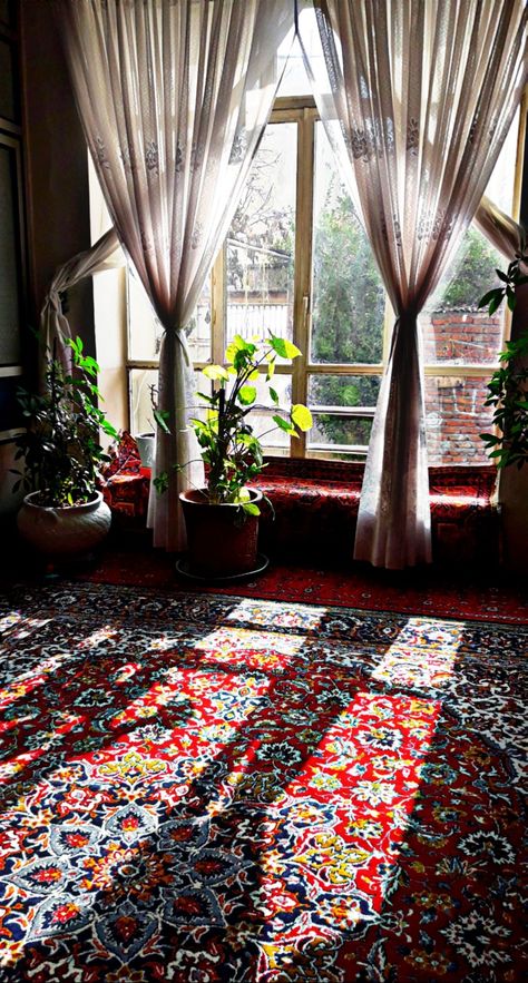 Iranian Old House, Home Iranian, Iranian Home Decor Interior Design, Iranian Home Decor, Iranian Home, Persian Interior Design, Iranian House, Persian House, Persian Home Decor