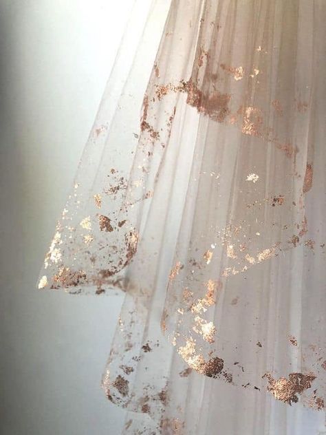 Old, but gold Casamento Drape Veil, Bridal Comb, Rose Gold Bridal, Wedding Veils, Wedding Veil, Wedding Planners, Bridal Veil, Rehearsal Dinner, Bridal Looks