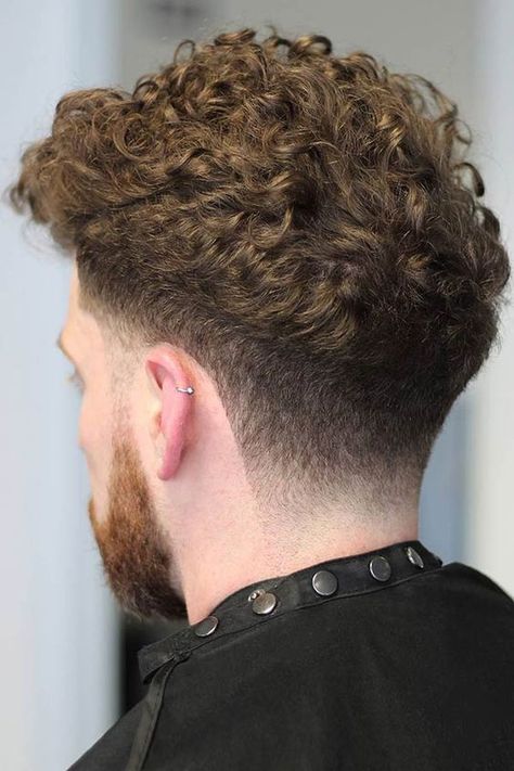 Men Undercut for Short Hair - Men Short Hairstyles - PoPular Haircuts Curly Hairstyles For Men, Mens Hairstyles Curly, Men's Curly Hairstyles, Curly Hair Fade, Men Haircut Curly Hair, Short Curly Hairstyles, Tapered Haircut, Curly Hair Photos, Trendy Short Haircuts