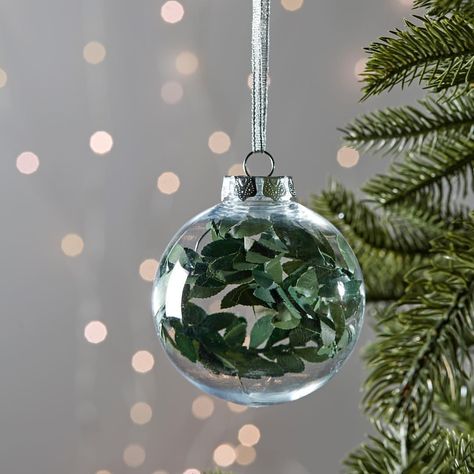 A fabulous way to bring a touch of botanical style to your Christmas tree 🎄 Outside Christmas Decorations, Baubles Christmas, Scandi Christmas, Cox And Cox, London House, Natural Christmas, Christmas Tree Baubles, Christmas Inspo, Handmade Christmas Decorations