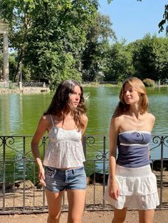 Midwest Summer Outfits, Summer Lake Outfits, Washington Outfits, Lake Fits, Cali Fits, Katie Core, Lake Outfits, Lake Outfit Summer, Rome Outfits