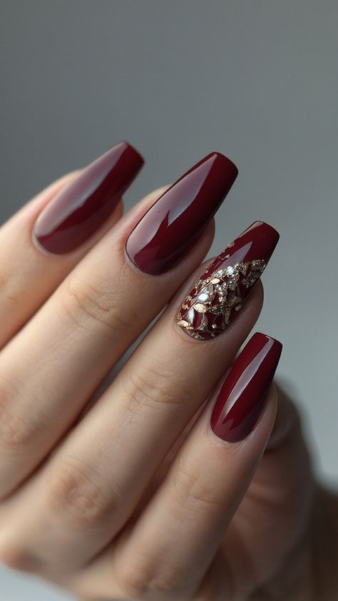 Transform your nails with stunning burgundy designs Explore dark red ideas classy black nail art short French tips chrome acrylic and more Discover trendy nail designs that exude elegance and style Ideal for those seeking French nail designs that are bold unique and sophisticated Burgundy Black And Gold Nails, Burgundy Gel Nails Short, Short Burgundy Nails With Design, Burgundy Square Acrylic Nails, Burgundy Sweater Nails, Red Nail Art Designs Wedding Classy, Wine Red Acrylic Nails Designs, Burgundy And Silver Nail Designs, Red Nails Art Ideas