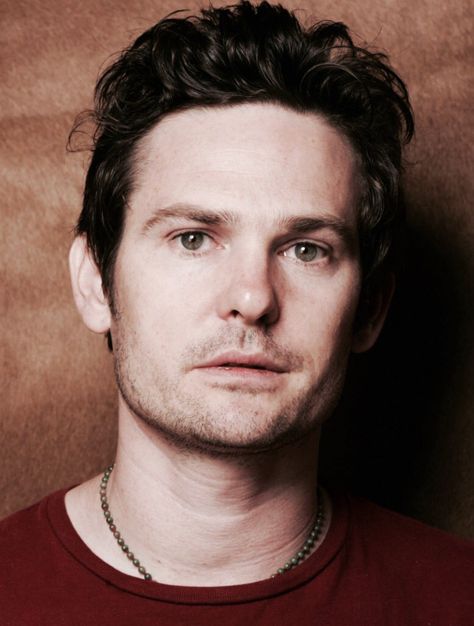 HENRY THOMAS, actor de E. T. El extraterrestre Fan Casting, Henry Thomas, The Haunting Of Hill House, Thomas Anderson, Haunting Of Hill House, Pleasing People, Human Bean, Say Less, Character Bank