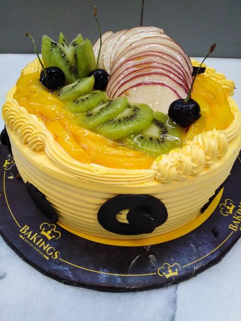 Cake Fresh Fruit, Whipped Cream Cakes, Fresh Fruit Cake, Mango Cake, Cream Cakes, Whip Cream, Fruit Cake, Cream Cake, Cake Designs