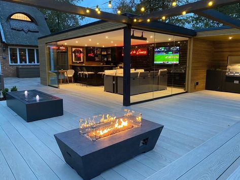 Garden Design Patio, Rooftop Terrace Design, Hot Tub Garden, Pergola Design, Backyard Pavilion, Patio Garden Design, Backyard Remodel, Home Garden Design, Back Porch Ideas