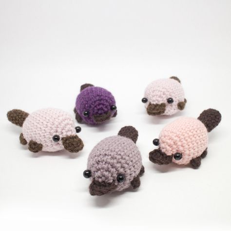 crochet platypus pattern - easy amigurumi pattern Platypus Crochet Pattern, Platypus Amigurumi, Crochet Platypus, Easy Amigurumi Pattern, Crocheted Animals, Easy Amigurumi, Water Creatures, Crochet Classes, Crochet Tools