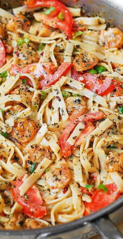 Spicy Shrimp Pasta with Basil Tomato Garlic Sauce Tomato Garlic Sauce, Pasta With Basil, Spicy Shrimp Pasta, Summer Pasta Recipes, Korean Kitchen, Fettuccine Pasta, Shrimp Recipes For Dinner, Shrimp Recipes Easy, Spicy Dishes